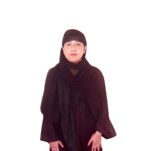 ماست ناهيدا أختر جالسة